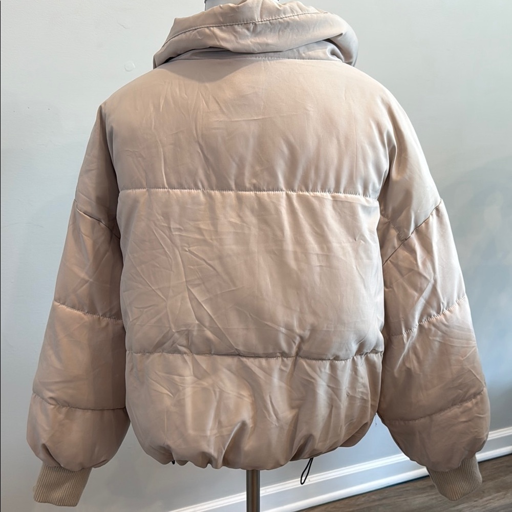 SHEIN XS Cream Puffer Jacket with High Turtleneck Collar and Quilted Design - Picture 5 of 10